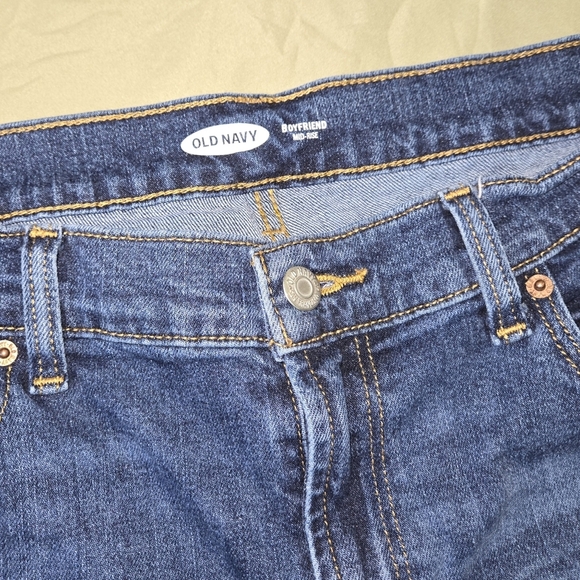 Old Navy Mid-Rise Boyfriend Jeans – Size 8 Petite #001 - Picture 2 of 7